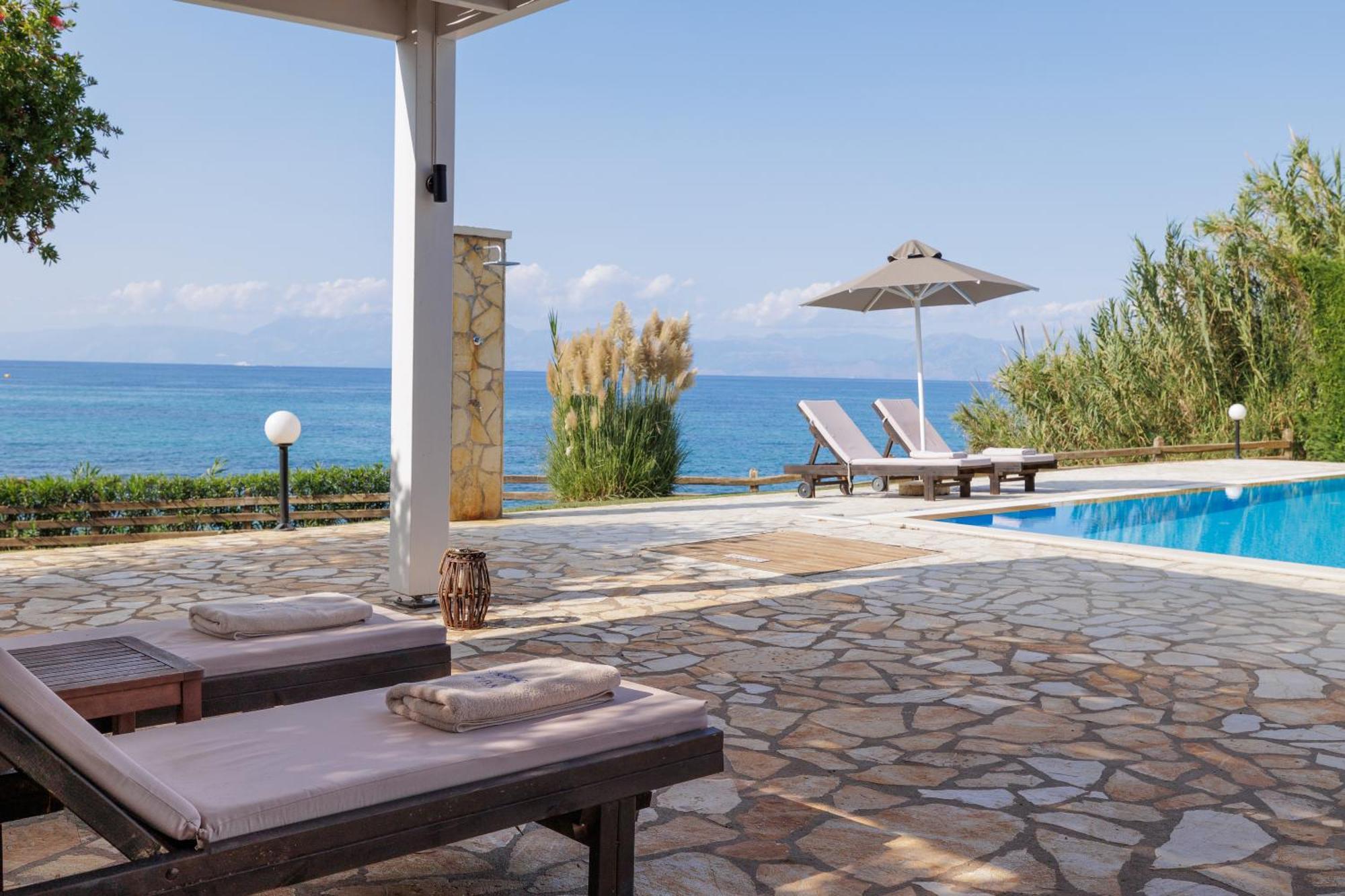 Beachfront Villa Dionysos - With Private Beach Sidari  Exterior photo