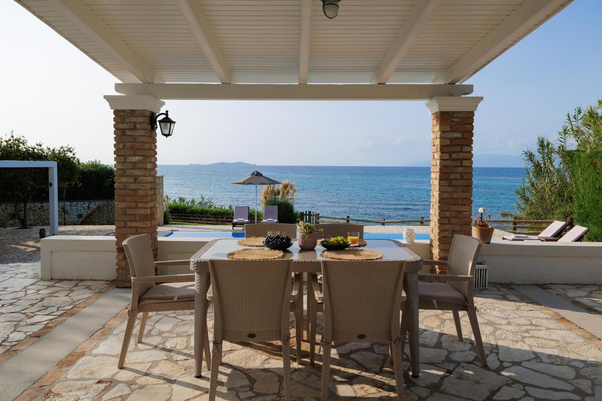 Beachfront Villa Dionysos - With Private Beach Sidari  Exterior photo