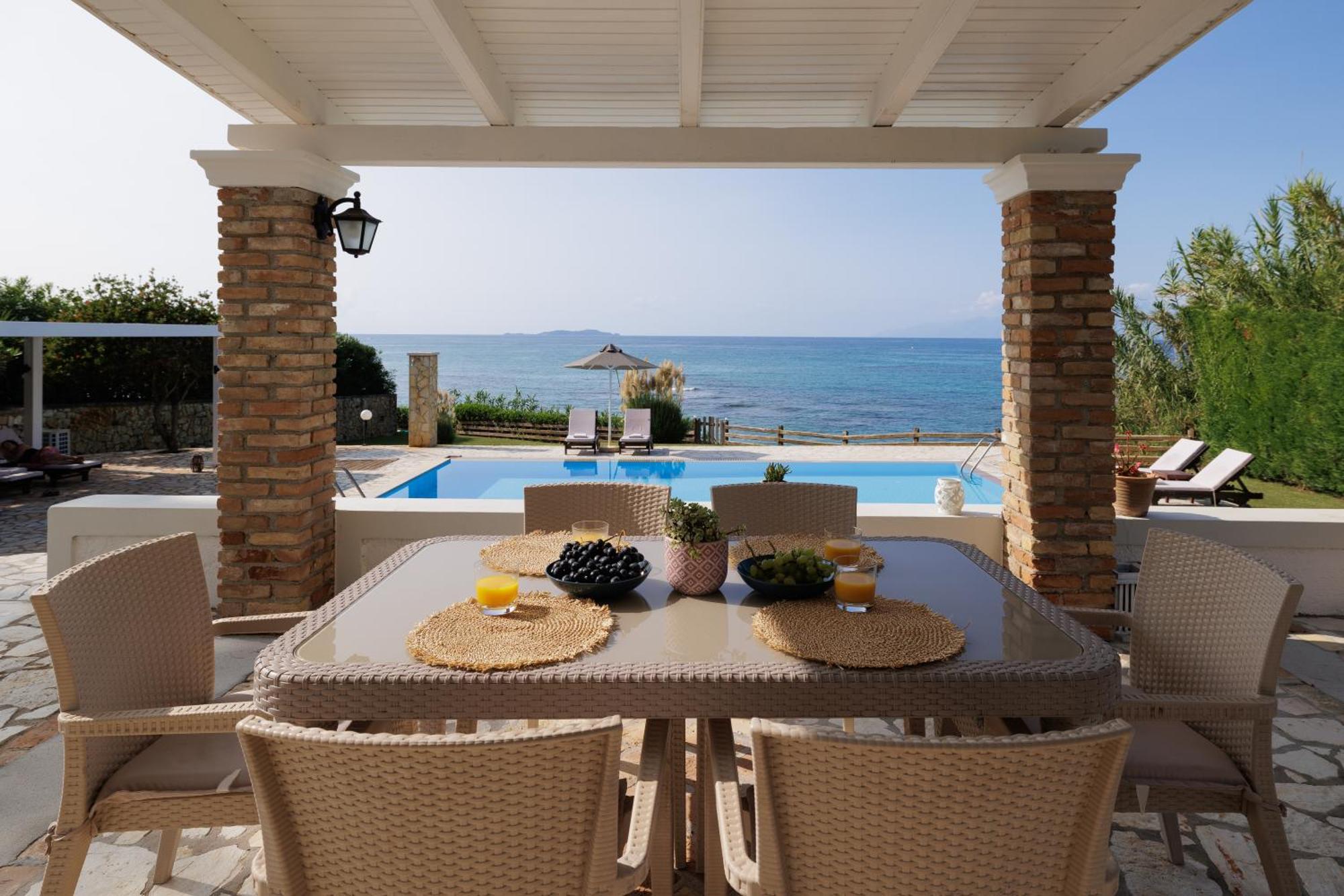 Beachfront Villa Dionysos - With Private Beach Sidari  Exterior photo