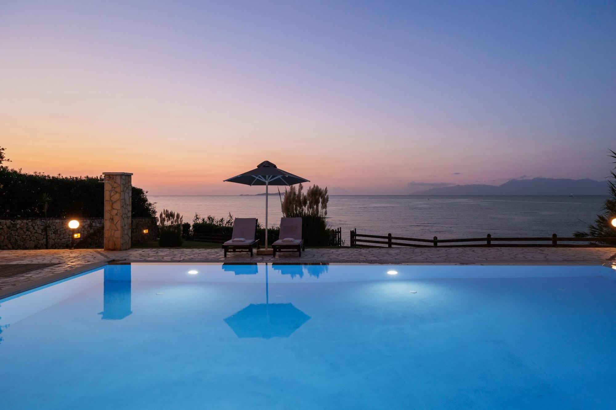 Beachfront Villa Dionysos - With Private Beach Sidari  Exterior photo