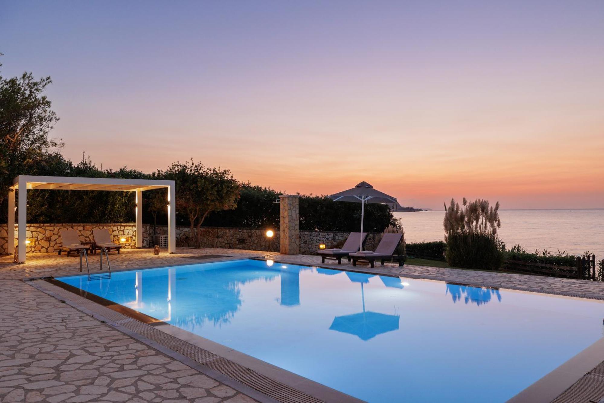 Beachfront Villa Dionysos - With Private Beach Sidari  Exterior photo