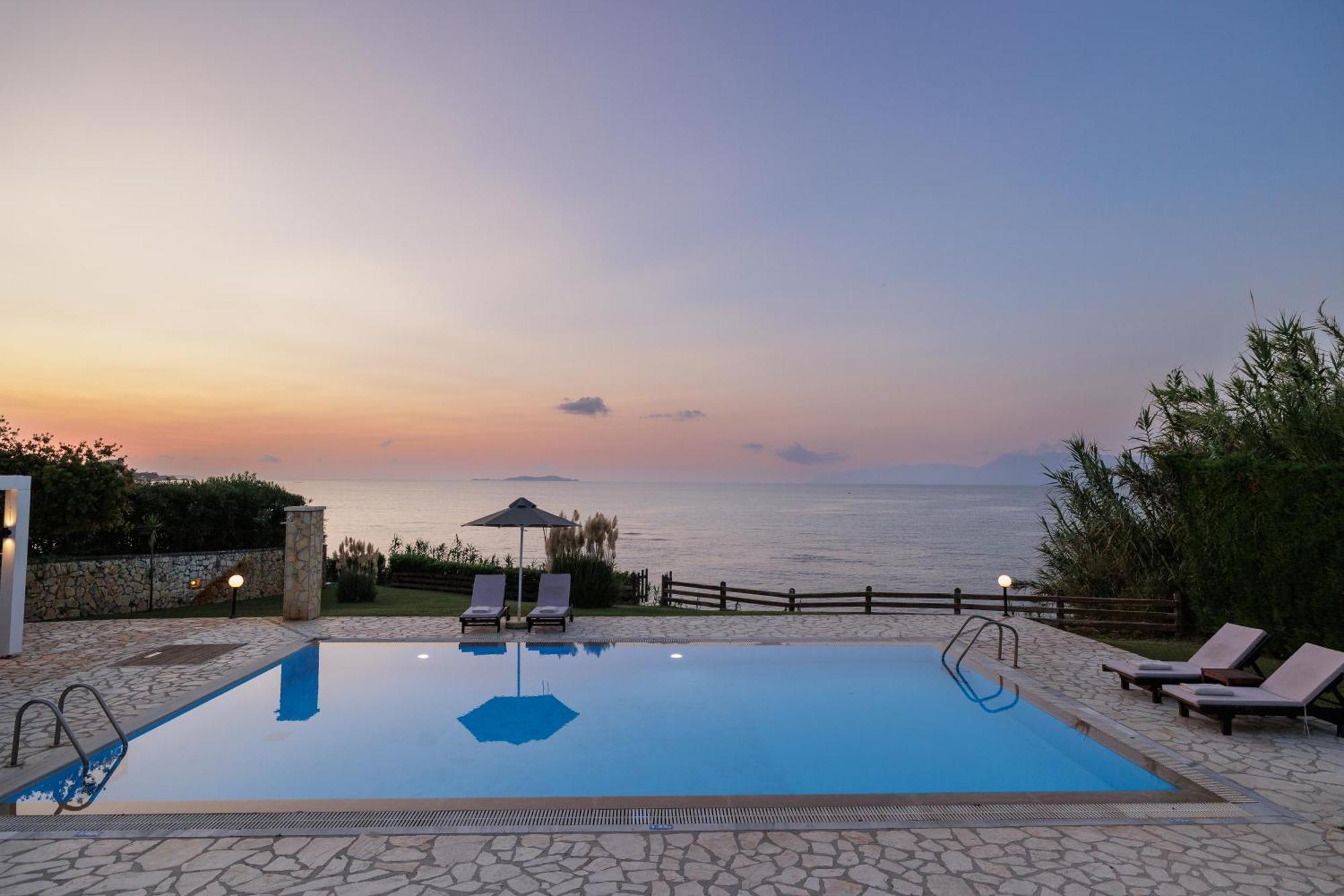 Beachfront Villa Dionysos - With Private Beach Sidari  Exterior photo