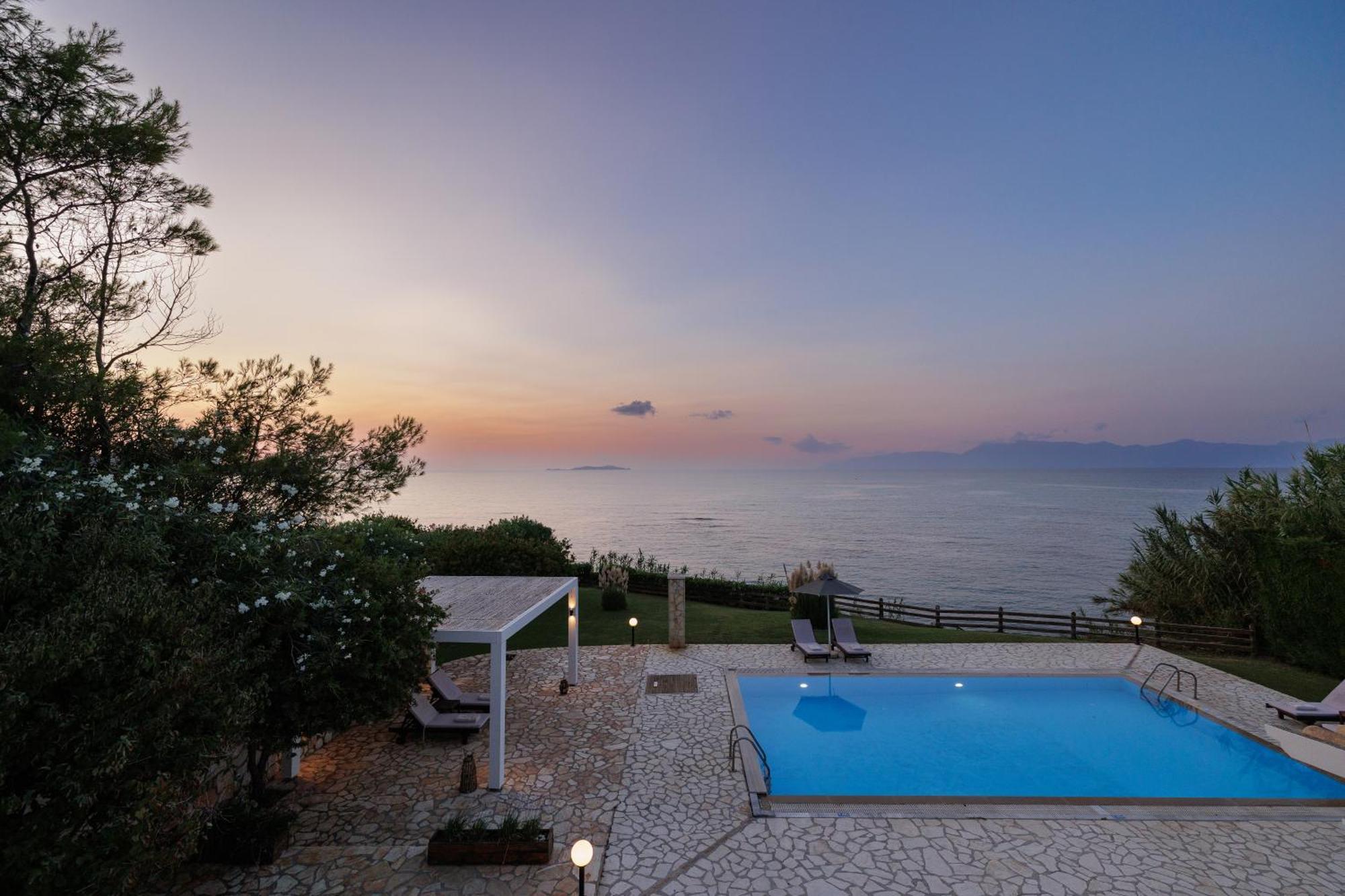 Beachfront Villa Dionysos - With Private Beach Sidari  Exterior photo