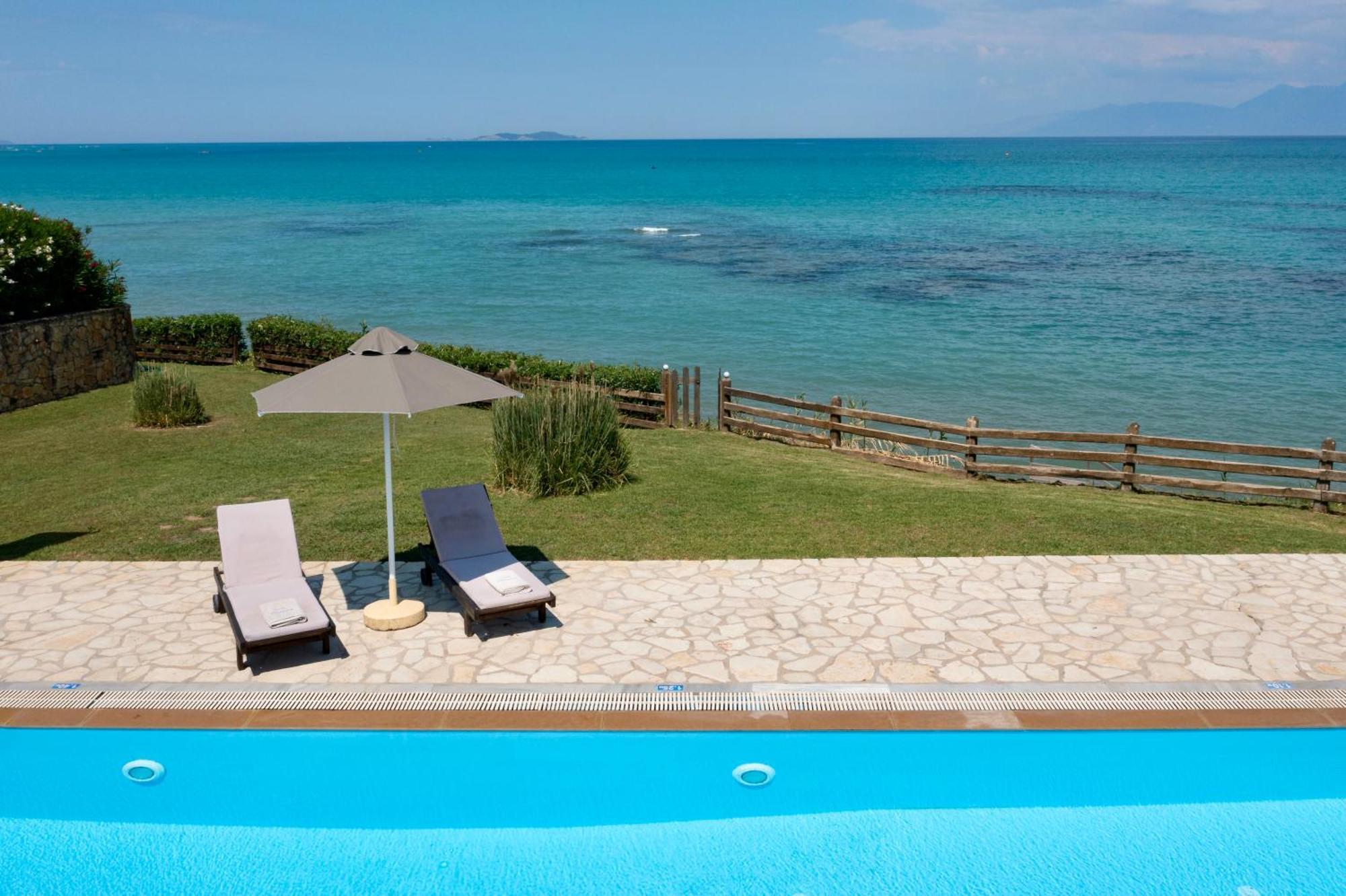 Beachfront Villa Dionysos - With Private Beach Sidari  Exterior photo