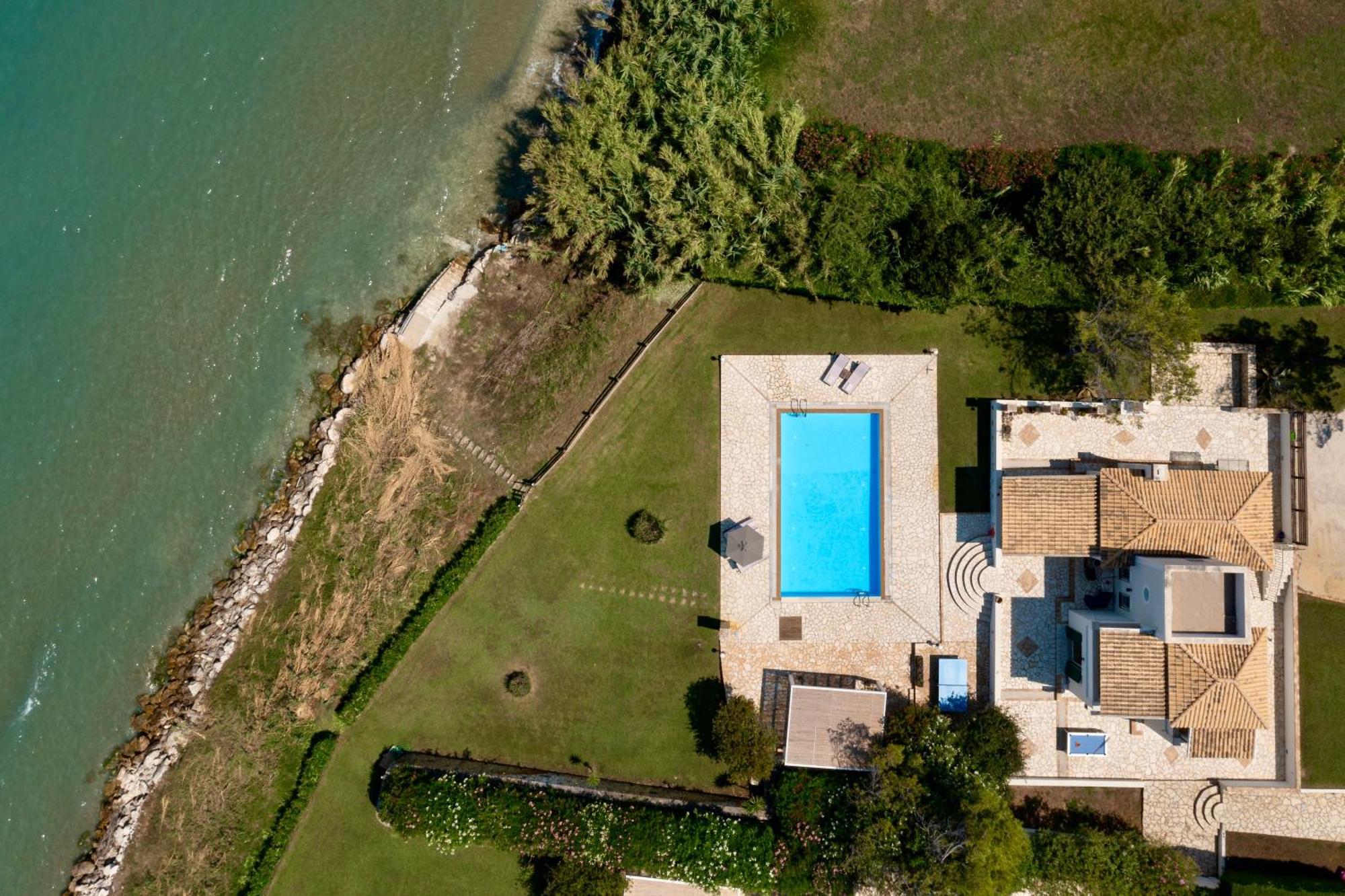 Beachfront Villa Dionysos - With Private Beach Sidari  Exterior photo